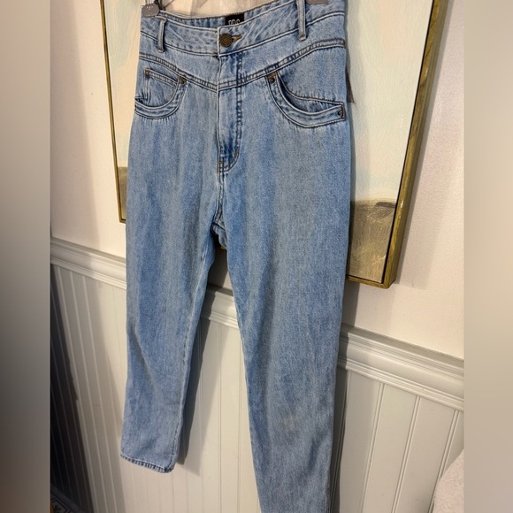 BDG Urban Outfitters High Rise Cowboy Cut Mom Jeans Medium Blue Size 27* - Picture 4 of 10